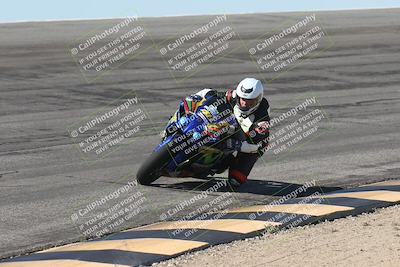 media/Oct-13-2025-Moto Forza (Mon) [[a66d839500]]/3-B Group/Session 2 (Bowl)/